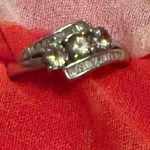 Elegant Silver Women's Ring